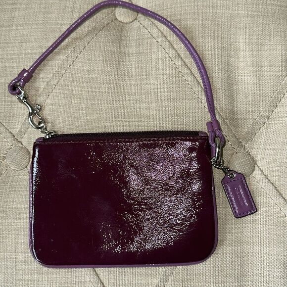 Coach - Picture 2 of 6